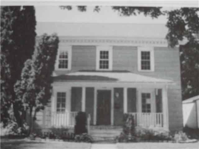 front view picture of 130 W Spruce, Marshall, MI. 49068