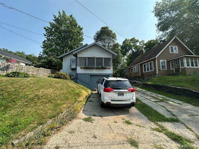 front view picture of 523 Grant, Ionia, MI. 48846