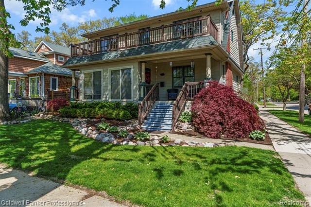 front view picture of 802 Hilldale Dr, Royal Oak, MI. 48067