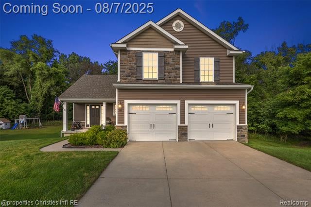 front view picture of 545 Edgewood Pass, Fenton, MI. 48430