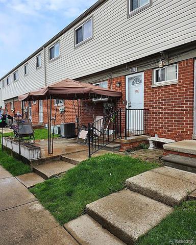 front view picture of 20743 Washington, Roseville, MI. 48066