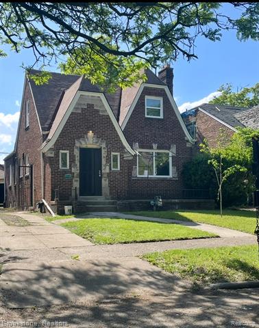 front view picture of 17351 Ilene Street, Detroit, MI. 48221