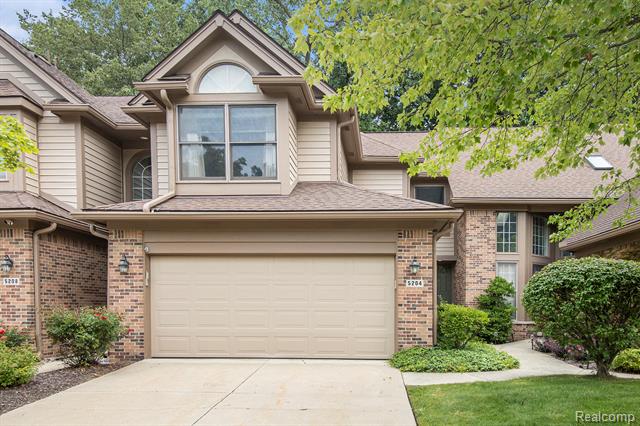 front view picture of 5204 Royal Vale Lane, Dearborn, MI. 48126