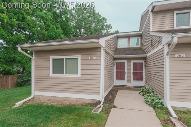 front view picture of 2154 Stone School Circle, Ann Arbor, MI. 48108