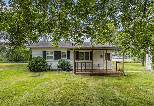 front view picture of 911 Dragon Shores Rd, Coldwater, MI. 49036