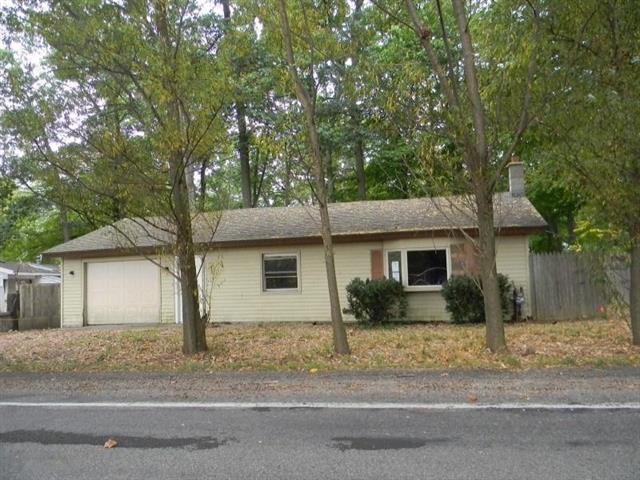 front view picture of 15195 Lincoln Lake Rd, Gowen, MI. 49326