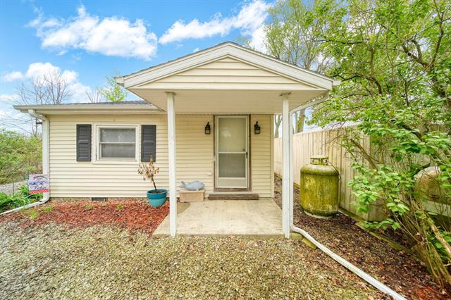 front view picture of 7517 Lake Dr, Reading, MI. 49274