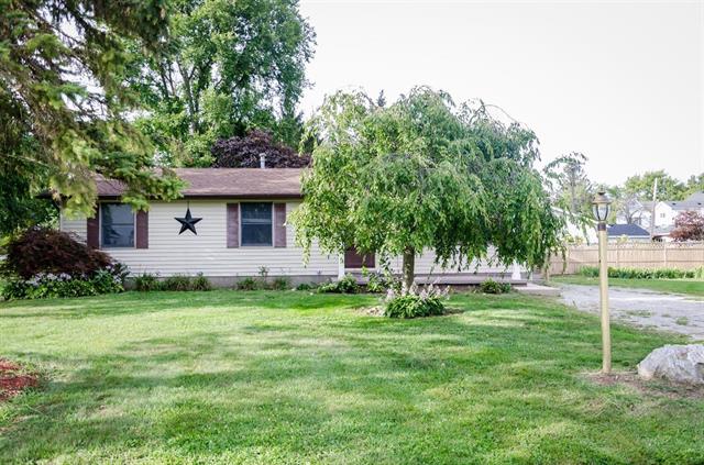 front view picture of 1712 Center Street, Carleton, MI. 48117