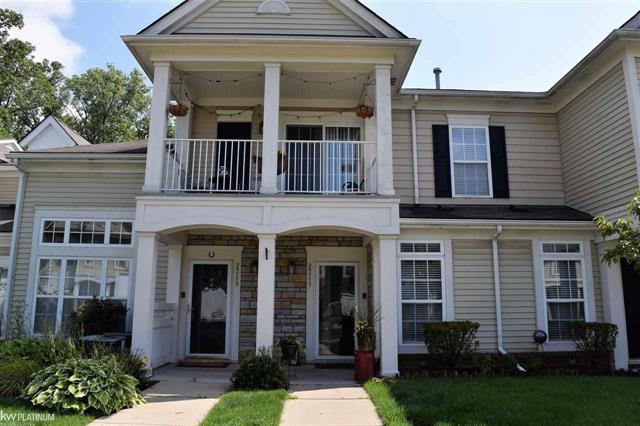 front view picture of 25777 Maritime Cir N, Harrison Township, MI. 48045