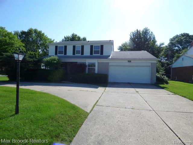 front view picture of 28330 Lahser Rd, Southfield, MI. 48034