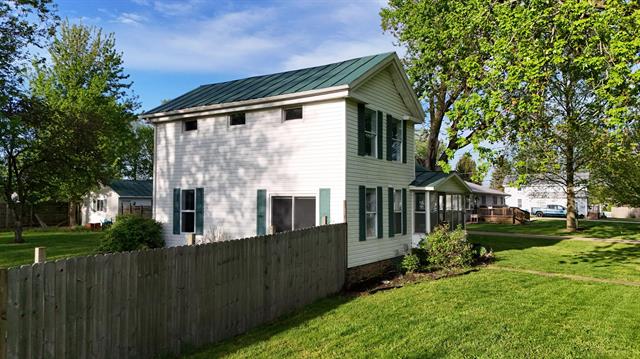 front view picture of 414 E Union St, Coldwater, MI. 49036