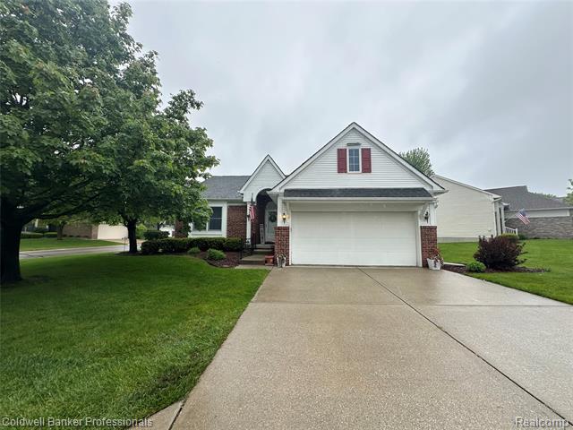 front view picture of 638 Eastway Circle, Lapeer, MI. 48446