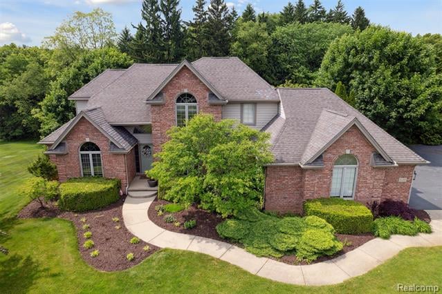front view picture of 3468 High Hillcrest Drive, Howell, MI. 48843