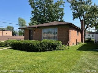 front view picture of 205 Royal Park Ln, Madison Heights, MI. 48071