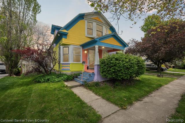 front view picture of 219 S Ann Street, Fowlerville, MI. 48836
