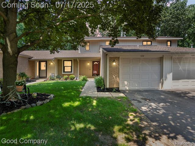 front view picture of 426 Forest Drive, Brighton, MI. 48116
