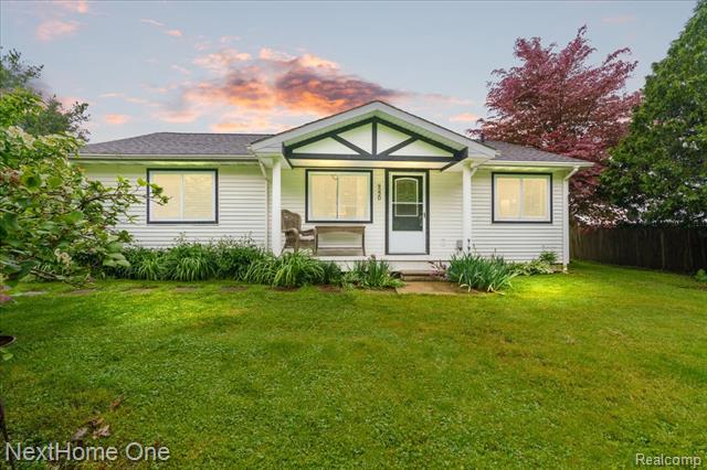 front view picture of 9220 Crofoot Road, Fowlerville, MI. 48836