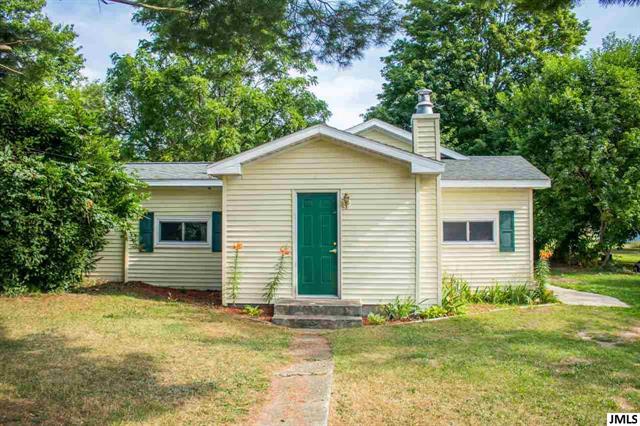 front view picture of 210 Maple, Leslie, MI. 49251