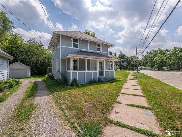 front view picture of 1105 Clinton, Jackson, MI. 49202