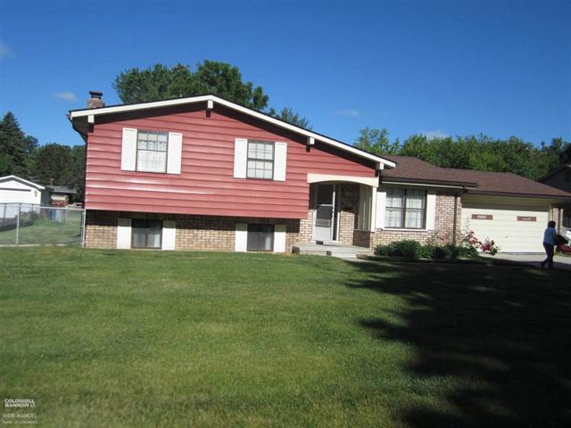 front view picture of 39259 N Blom Dr., Harrison Township, MI. 48045