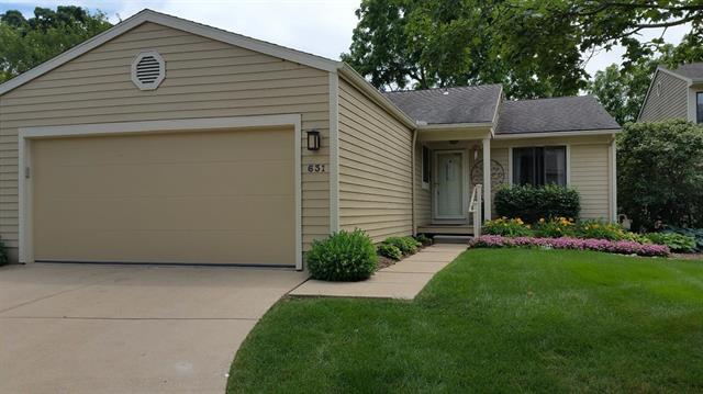 front view picture of 631 Woodcreek Court, Saline, MI. 48176
