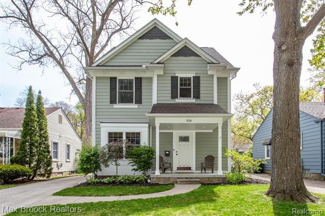 front view picture of 924 Maplegrove Ave, Royal Oak, MI. 48067