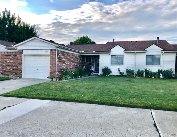 front view picture of 8681 Tucson Ct, Warren, MI. 48093