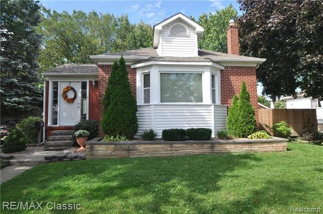 front view picture of 2665 Cumberland Rd, Berkley, MI. 48072