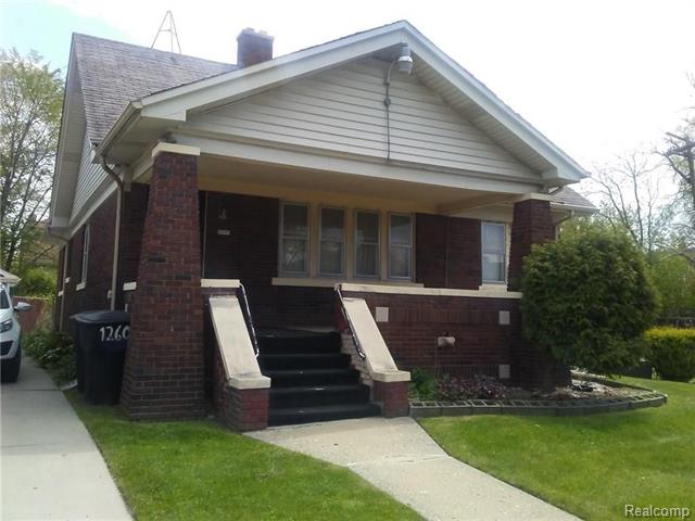 front view picture of 12600 Pinehurst Street, Detroit, MI. 48238