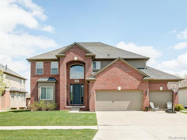 front view picture of 50216 Ashperton, Macomb, MI. 48044
