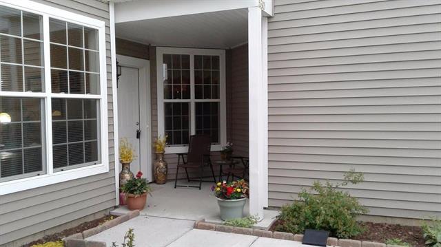 front view picture of 530 N Fieldstone Circle, Chelsea, MI. 48118