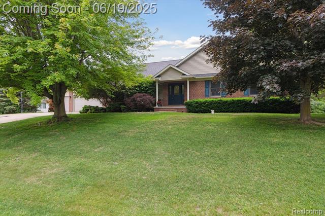 front view picture of 16486 W Horseshoe Trail, Linden, MI. 48451