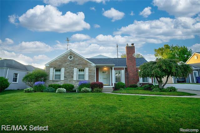 front view picture of 2302 Radcliffe, Flint, MI. 48503
