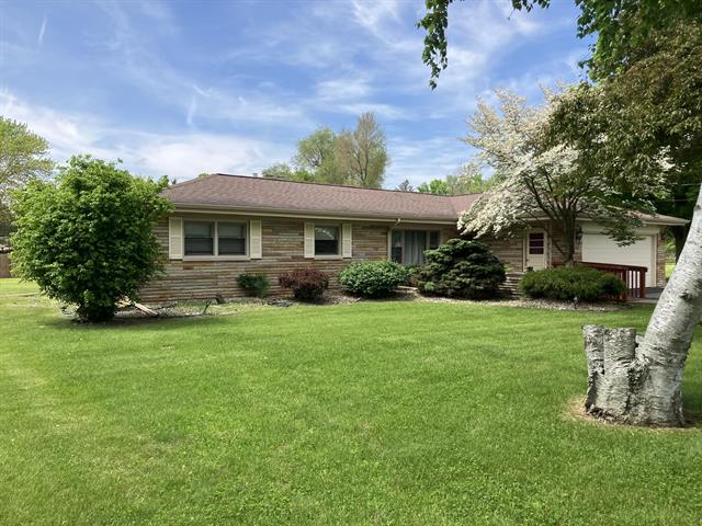 front view picture of 374 Rohloff Dr, Coldwater, MI. 49036