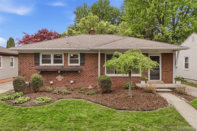 front view picture of 711 Symes Ave, Royal Oak, MI. 48067