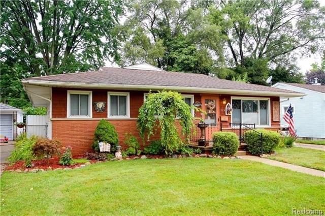 front view picture of 719 N Campbell Rd, Royal Oak, MI. 48067