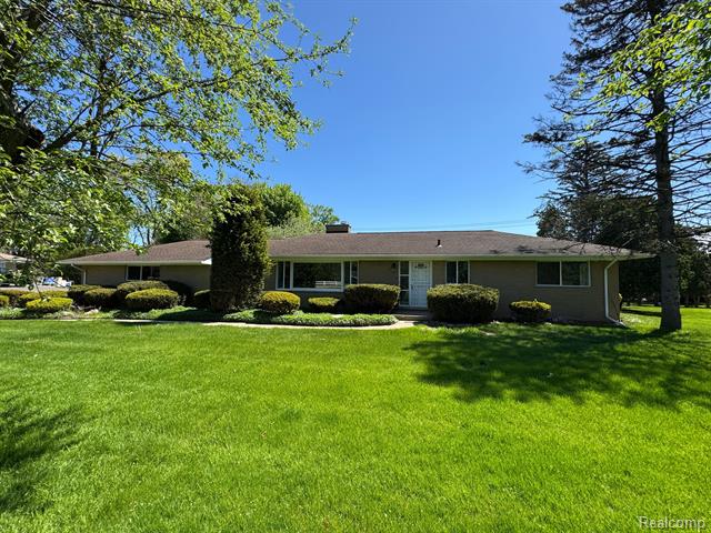 front view picture of 28670 Inkster Rd, Southfield, MI. 48034