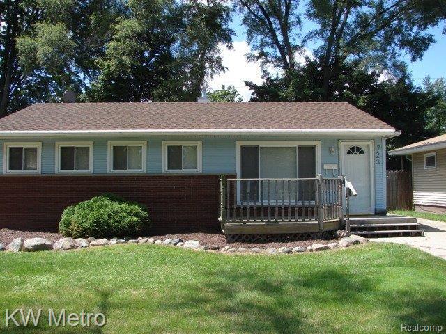 front view picture of 723 N Campbell Rd, Royal Oak, MI. 48067
