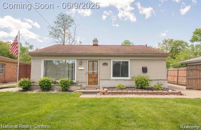 front view picture of 28111 Brentwood St, Southfield, MI. 48076