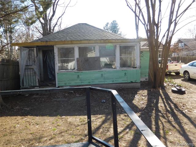 front view picture of 5003 Ashley Street, Grosse Pointe, MI. 48236