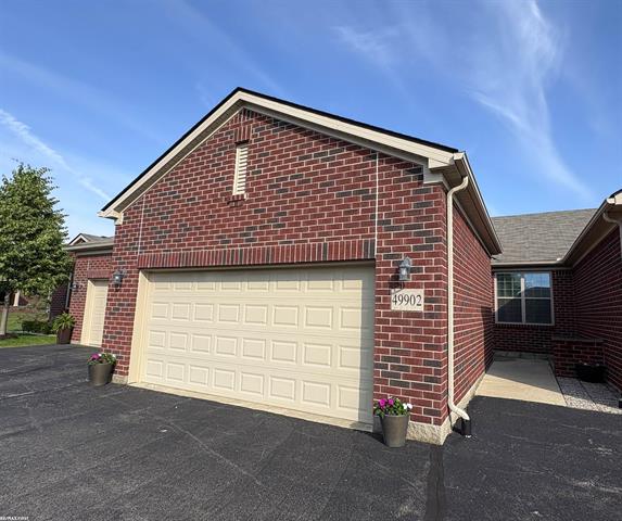 front view picture of 49902 Walter, Utica, MI. 48317