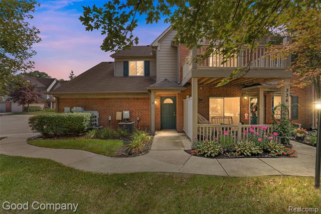 front view picture of 336 Marigold Circle, Westland, MI. 48185
