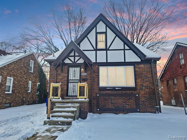 front view picture of 9221 Grayton Street, Detroit, MI. 48224