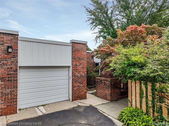 front view picture of 2021 Hyde Park, Detroit, MI. 48207