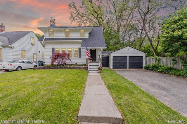 front view picture of 813 Catalpa Dr, Royal Oak, MI. 48067