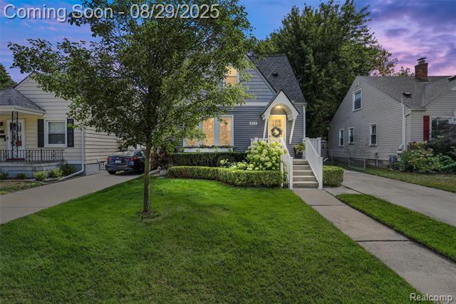 front view picture of 812 N Edison Ave, Royal Oak, MI. 48067