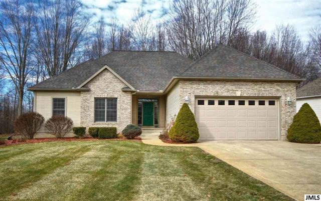 front view picture of 2216 Lake Wood Dr, Jackson, MI. 49203