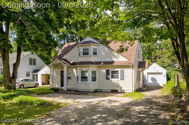 front view picture of 1305 E Stadium Boulevard, Ann Arbor, MI. 48104