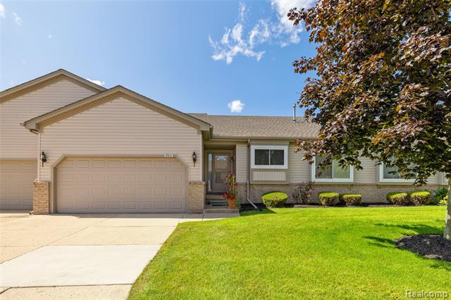 front view picture of 53171 Pineridge Drive, New Baltimore, MI. 48051