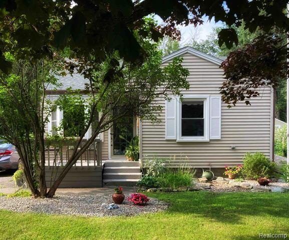 front view picture of 545 W Main Street, Manchester, MI. 48158